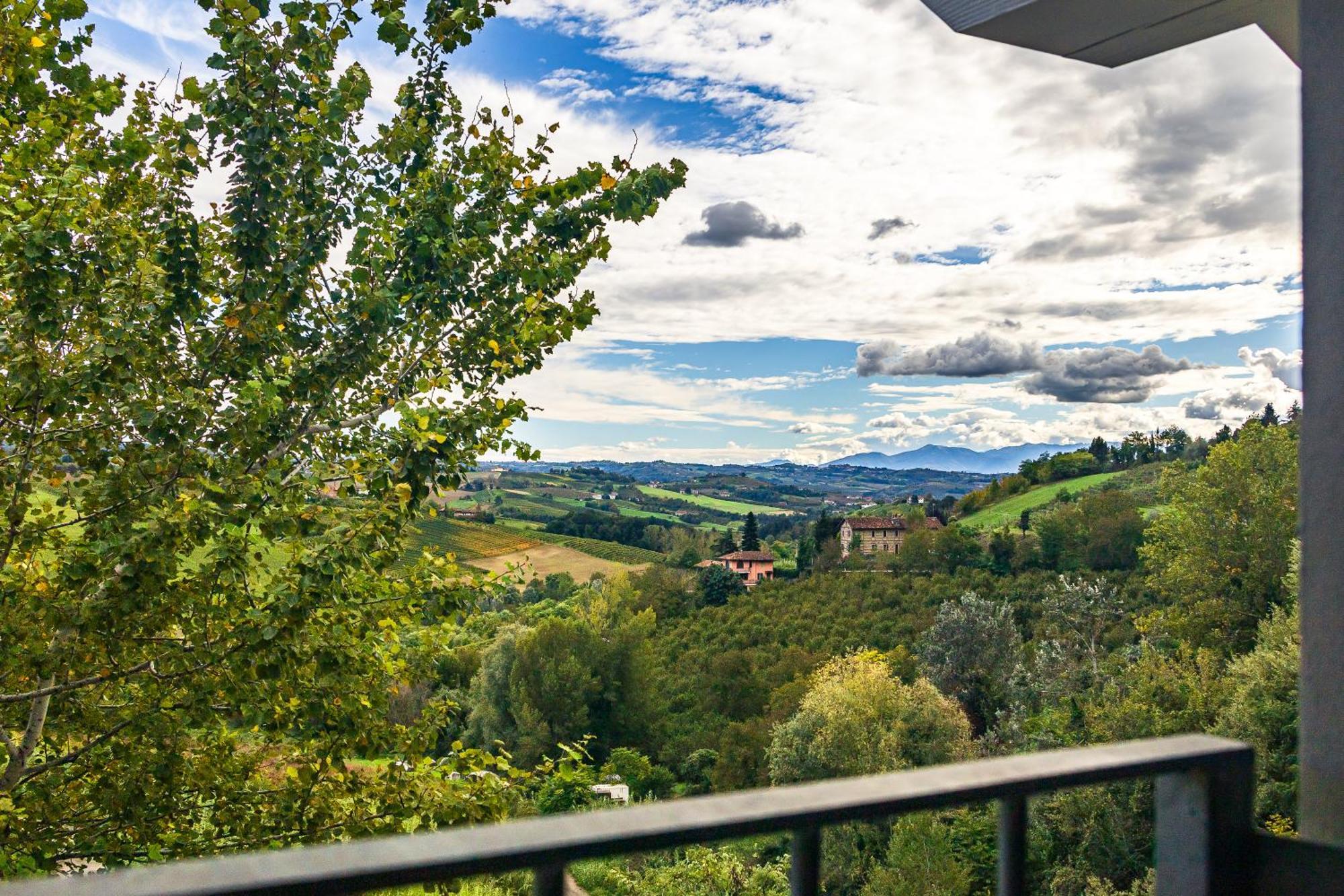 Charming Barolo Wine Loft Monforte dʼAlba Exterior foto